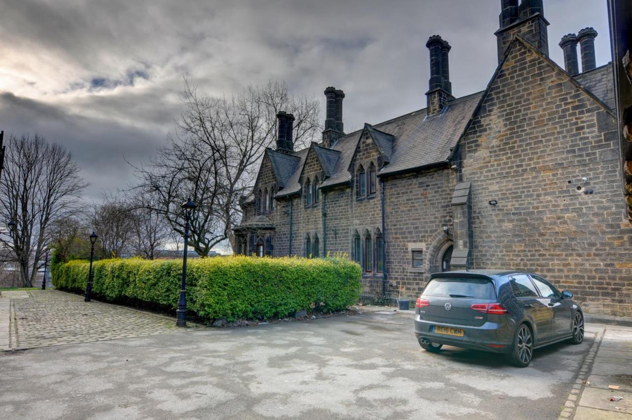 The Old Vicarage - Secure Parking, Fast Wifi, Garden Villa Leeds  Kültér fotó