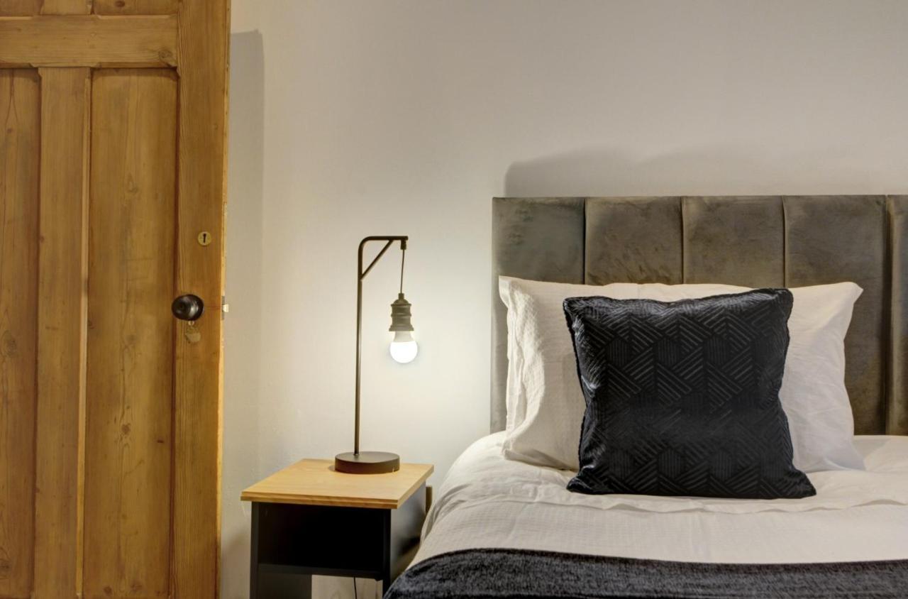 The Old Vicarage - Secure Parking, Fast Wifi, Garden Villa Leeds  Kültér fotó