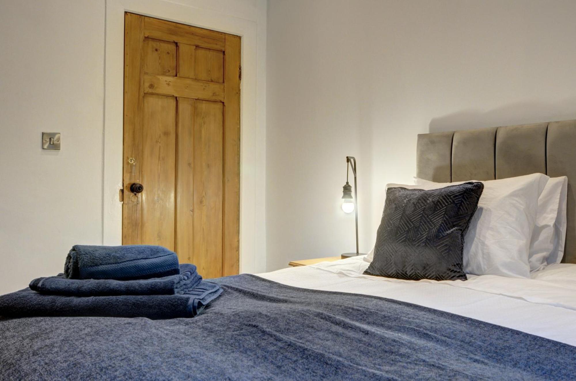 The Old Vicarage - Secure Parking, Fast Wifi, Garden Villa Leeds  Kültér fotó