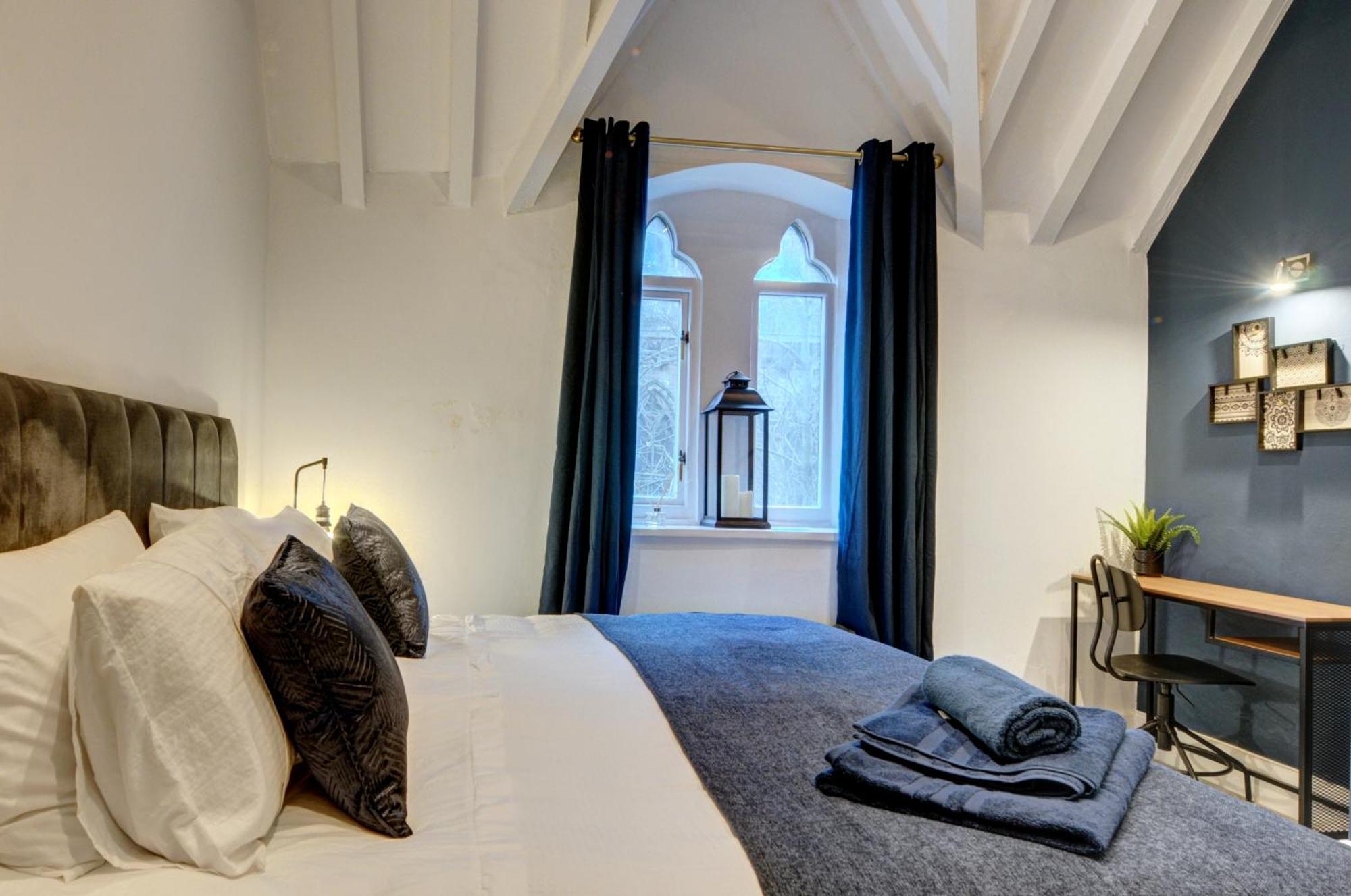 The Old Vicarage - Secure Parking, Fast Wifi, Garden Villa Leeds  Kültér fotó