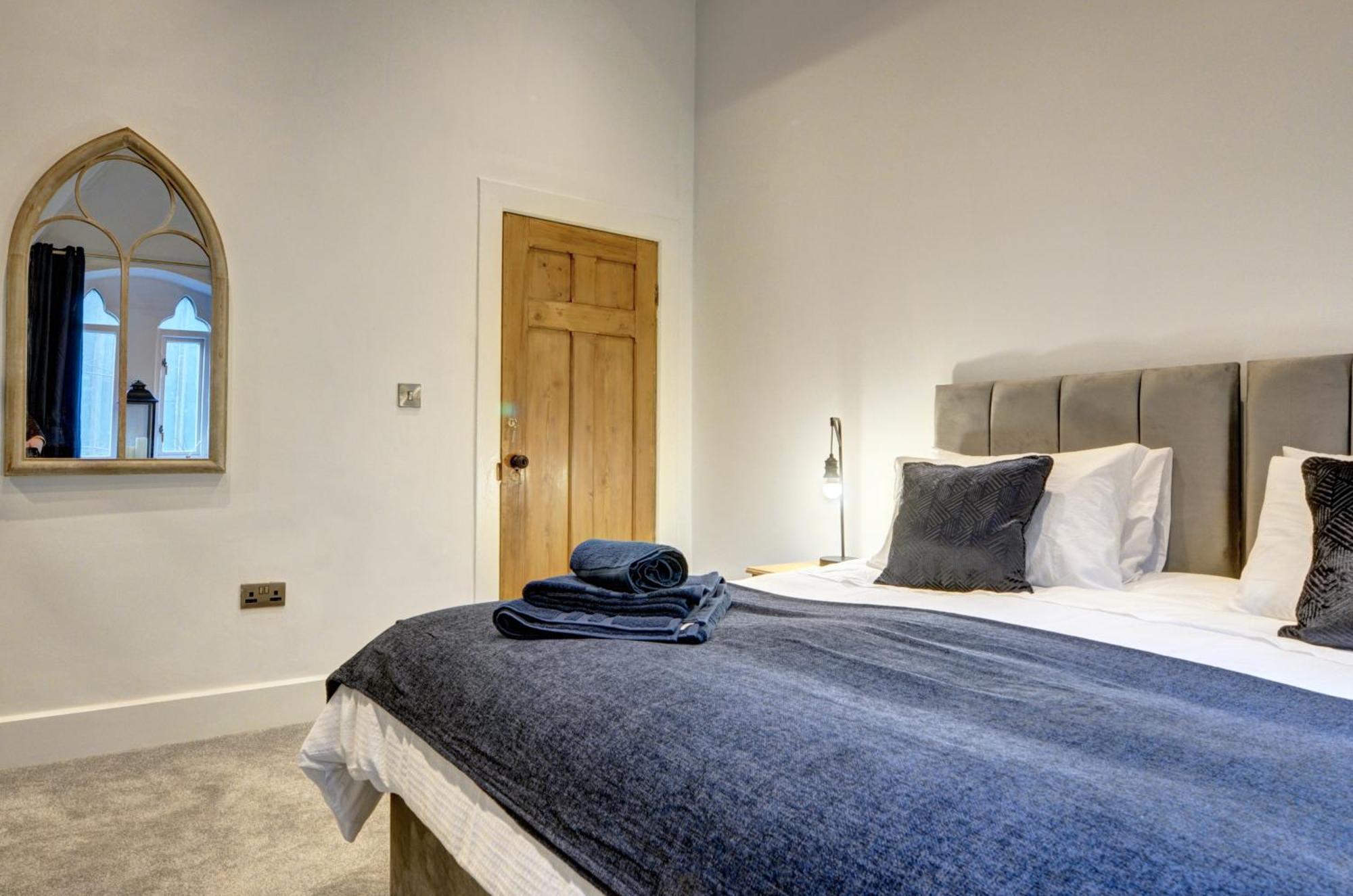 The Old Vicarage - Secure Parking, Fast Wifi, Garden Villa Leeds  Kültér fotó